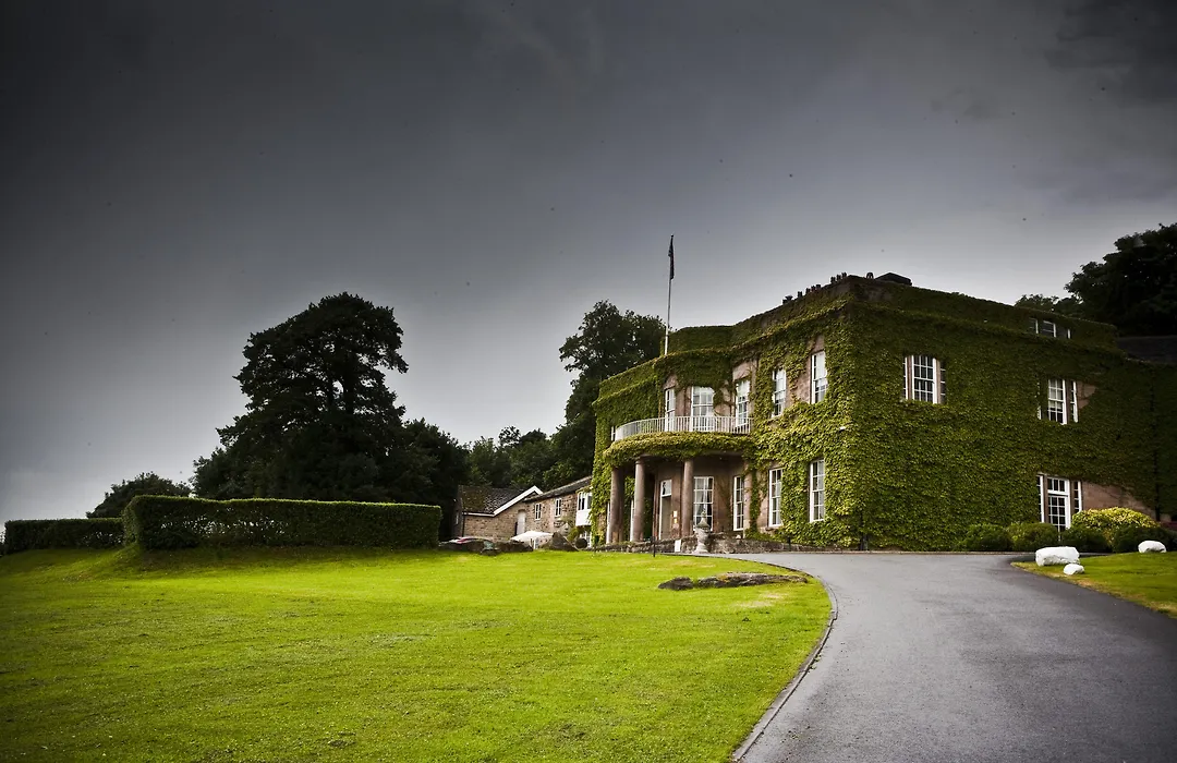 Wood Hall Hotel & Spa-1